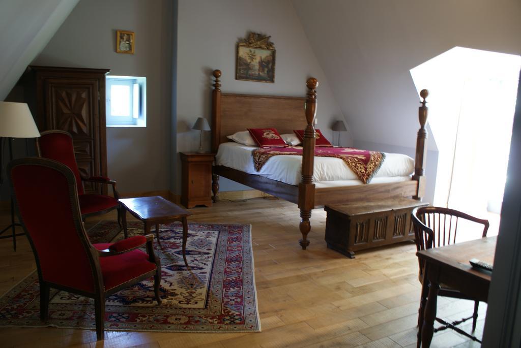 アゼ・ル・リドー マノワール ドゥ ラ トゥーシュ Bed & Breakfast 部屋 写真